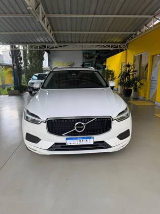 VOLVO XC60 2.0 D5 DIESEL MOMENTUM AWD GEARTRONIC